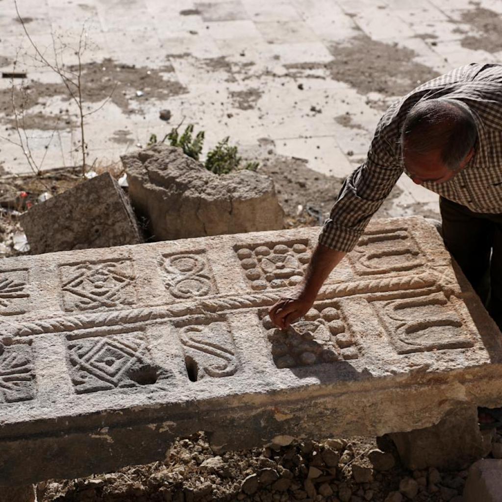 El contratista en Siria descubre una sorpresa debajo de los escombros: un antiguo complejo de tumbas El contratista en Siria descubre una sorpresa debajo de los escombros: un antiguo complejo de tumbas