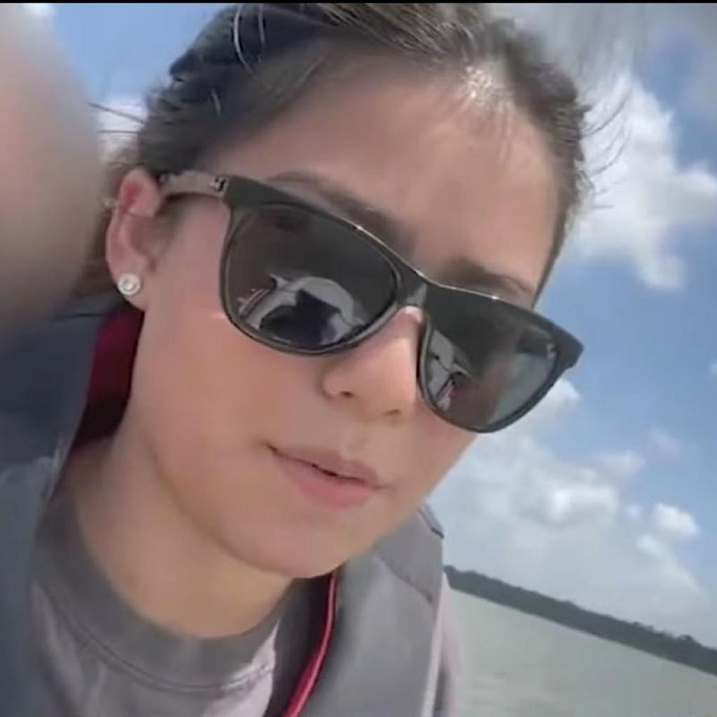 El desgarrador video muestra los momentos finales de la mujer de Texas de 20 años poco antes de desaparecer en una moto de agua El desgarrador video muestra los momentos finales de la mujer de Texas de 20 años poco antes de desaparecer en una moto de agua