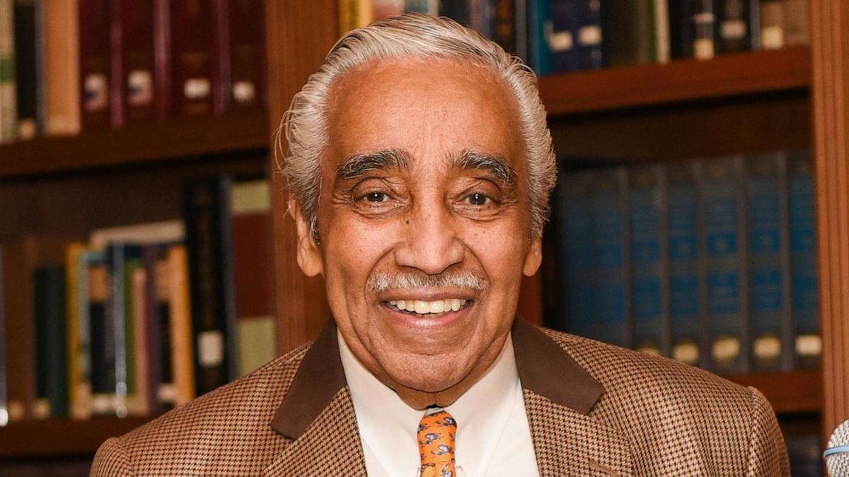 Der frühere New Yorker Abgeordnete Charles Rangel, der 4 Jahrzehnte im Kongress verbracht hat, stirbt bei 94 Der frühere New Yorker Abgeordnete Charles Rangel, der 4 Jahrzehnte im Kongress verbracht hat, stirbt bei 94