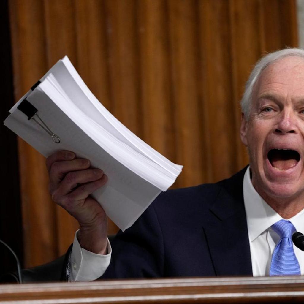 El senador del Partido Republicano llega al proyecto de ley de impuestos de Trump, dice que hay ’suficientes‘ votos republicanos para ‚detener el proceso‘ El senador del Partido Republicano llega al proyecto de ley de impuestos de Trump, dice que hay ’suficientes‘ votos republicanos para ‚detener el proceso‘