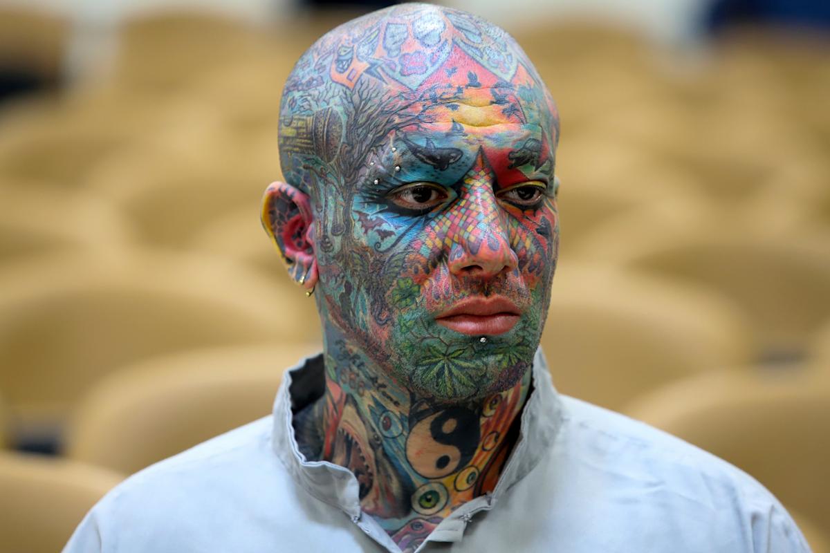 El rapero iraní Tataloo una vez apoyó a un candidato presidencial de línea dura. Ahora se enfrenta a la ejecución El rapero iraní Tataloo una vez apoyó a un candidato presidencial de línea dura. Ahora se enfrenta a la ejecución