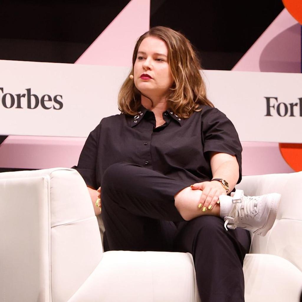 3 Hacks, wie Sie mit Ihrer ersten Kreditkarte Ihre Finanzen verbessern können 3 Hacks, wie Sie mit Ihrer ersten Kreditkarte Ihre Finanzen verbessern können