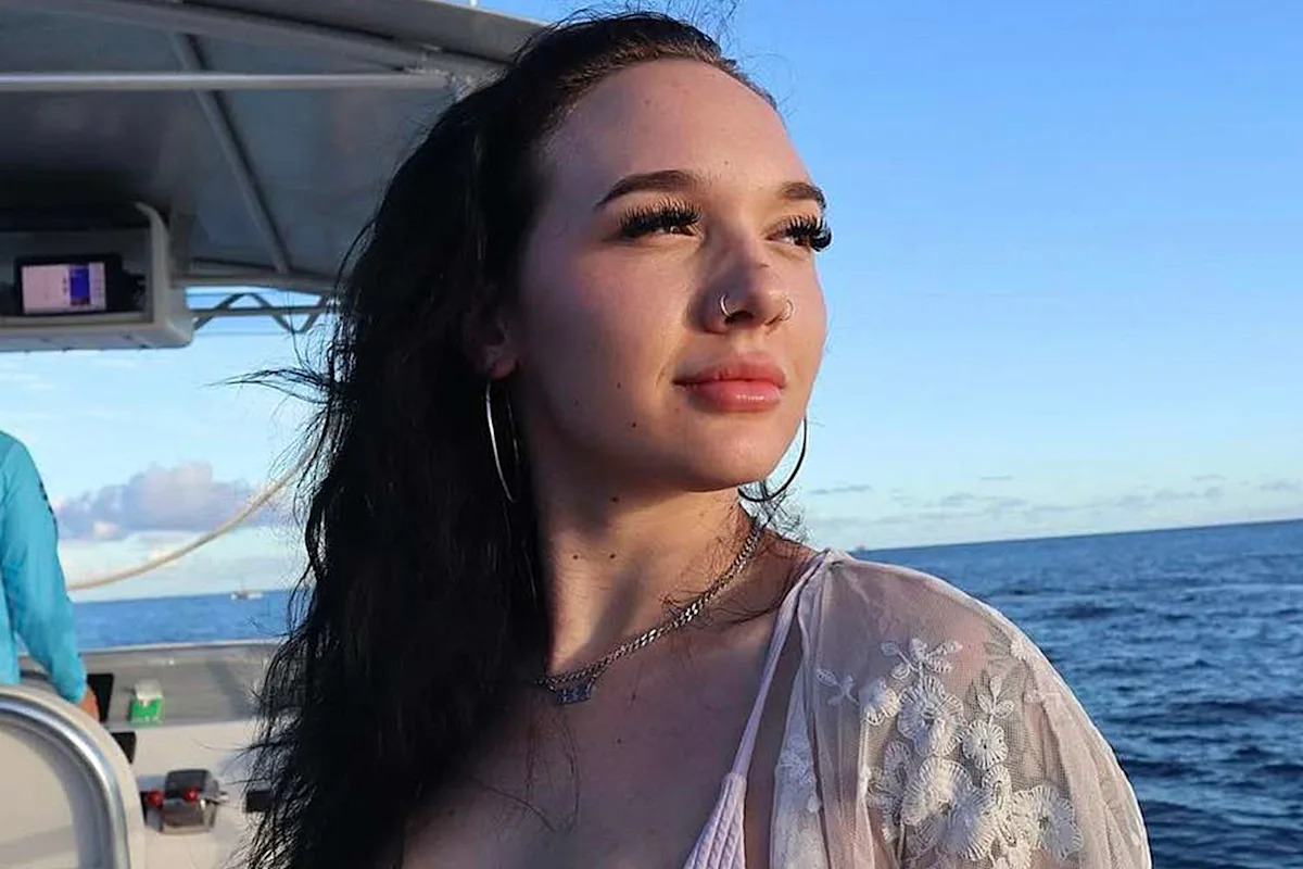 Eine Frau wurde mit Bleichmittel im Hals in brennendem Auto gefunden – und sie sollte gegen einen der Verdächtigen aussagen Eine Frau wurde mit Bleichmittel im Hals in brennendem Auto gefunden – und sie sollte gegen einen der Verdächtigen aussagen