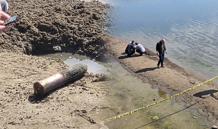 İznik Gölü’nde hareketli anlar! 3 gün arayla 2 tane bulundu: Ekipler bölgeye sevk edildi İznik Gölü’nde hareketli anlar! 3 gün arayla 2 tane bulundu: Ekipler bölgeye sevk edildi