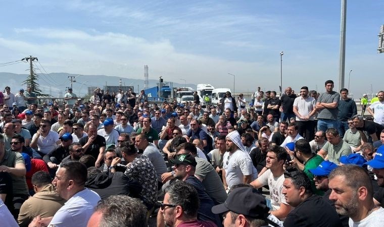 ‘Sefalet zammı’ istemeyen TÜPRAŞ işçilerine polisten biber gazı! ‘Sefalet zammı’ istemeyen TÜPRAŞ işçilerine polisten biber gazı!