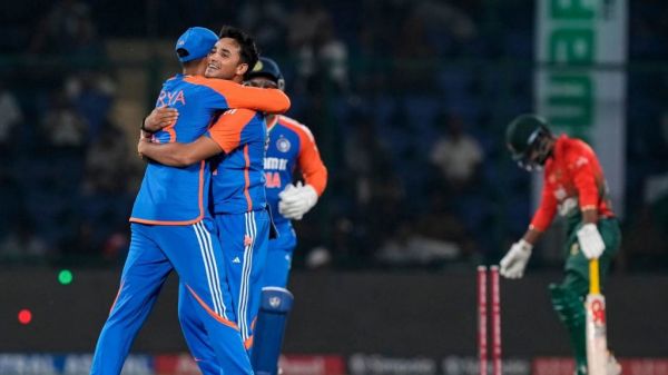 भारत ने बांग्लादेश को तीसरे टी20 में 133 रनों से दी करारी शिकस्त, टेस्ट के बाद अब टी20 सीरीज में भी किया सूपड़ा साफ़ भारत ने बांग्लादेश को तीसरे टी20 में 133 रनों से दी करारी शिकस्त, टेस्ट के बाद अब टी20 सीरीज में भी किया सूपड़ा साफ़