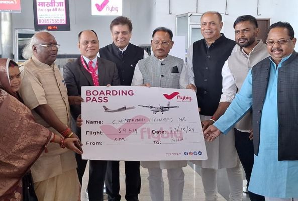 मुख्यमंत्री विष्णुदेव साय ने रायपुर-अंबिकापुर-बिलासपुर हवाई सेवा का स्वामी विवेकानंद विमानतल पर किया शुभारंभ मुख्यमंत्री विष्णुदेव साय ने रायपुर-अंबिकापुर-बिलासपुर हवाई सेवा का स्वामी विवेकानंद विमानतल पर किया शुभारंभ