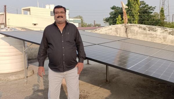 पीएम सूर्य घर योजना से मिल रही है रोशनी, हो रहा है तिहरा लाभ, आर्थिक बचत के साथ ही पर्यावरण संरक्षण को मिल रहा है बढ़ावा पीएम सूर्य घर योजना से मिल रही है रोशनी, हो रहा है तिहरा लाभ, आर्थिक बचत के साथ ही पर्यावरण संरक्षण को मिल रहा है बढ़ावा