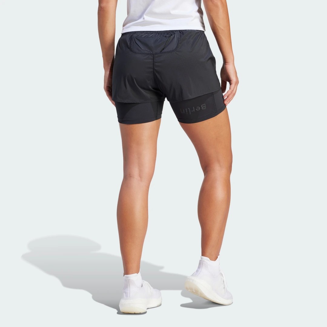 adidas Shorts de Running Dos en Uno Berlin Negro – Mujer