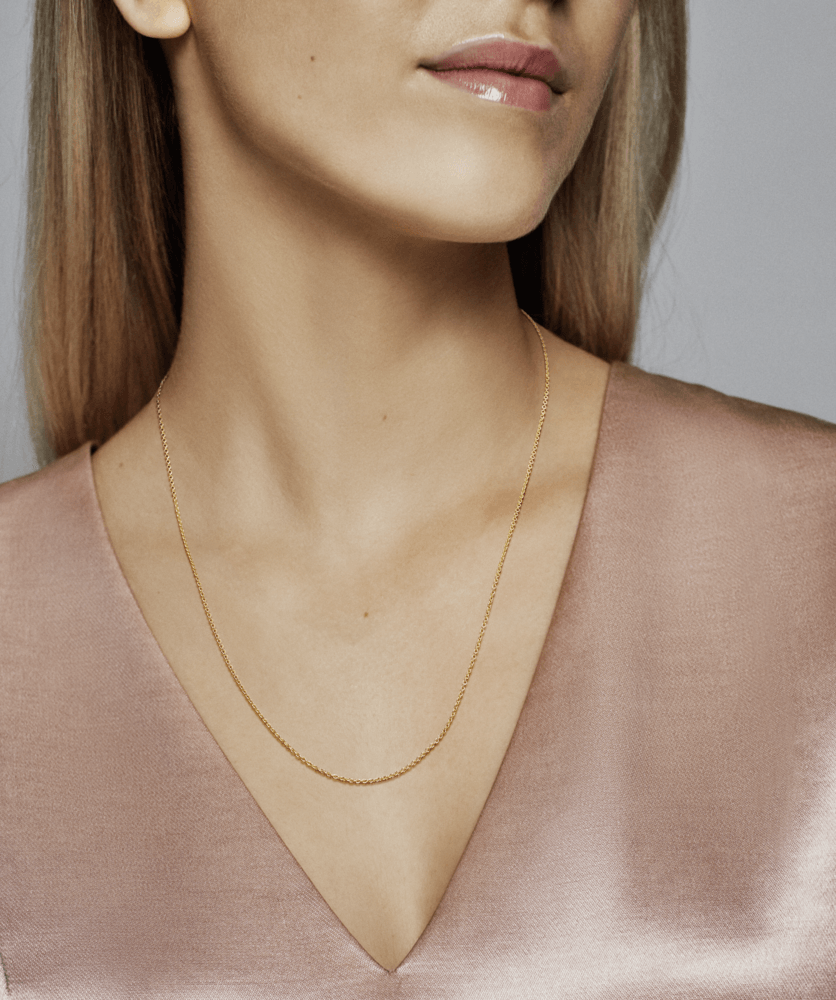Pandora – Collar Cadena de Cable Clásico Sencillo Recubrimiento en Oro de 14K sin Gema en Dorado | 60 Cm