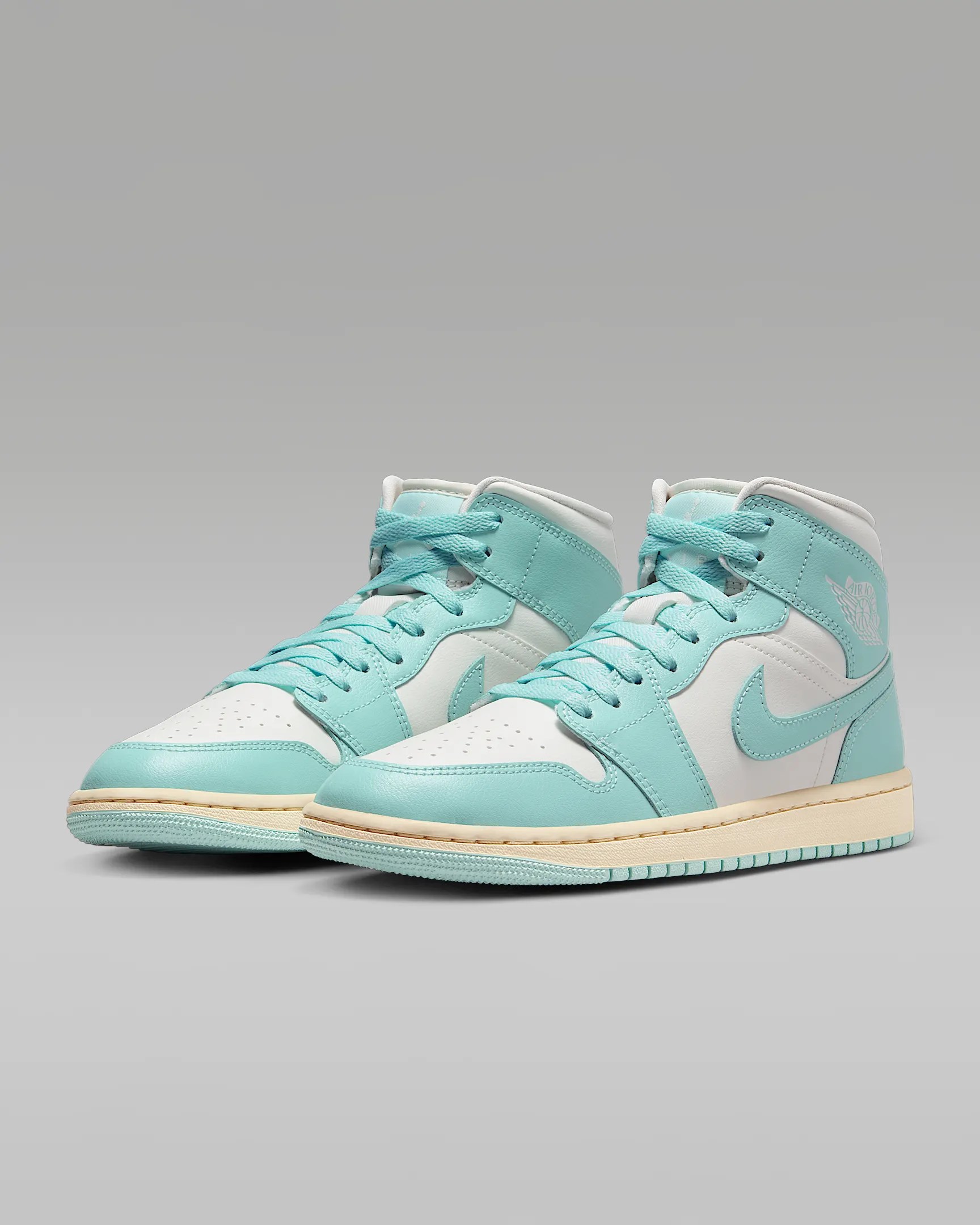 Tenis para mujer Air Jordan 1 Mid – Blanco