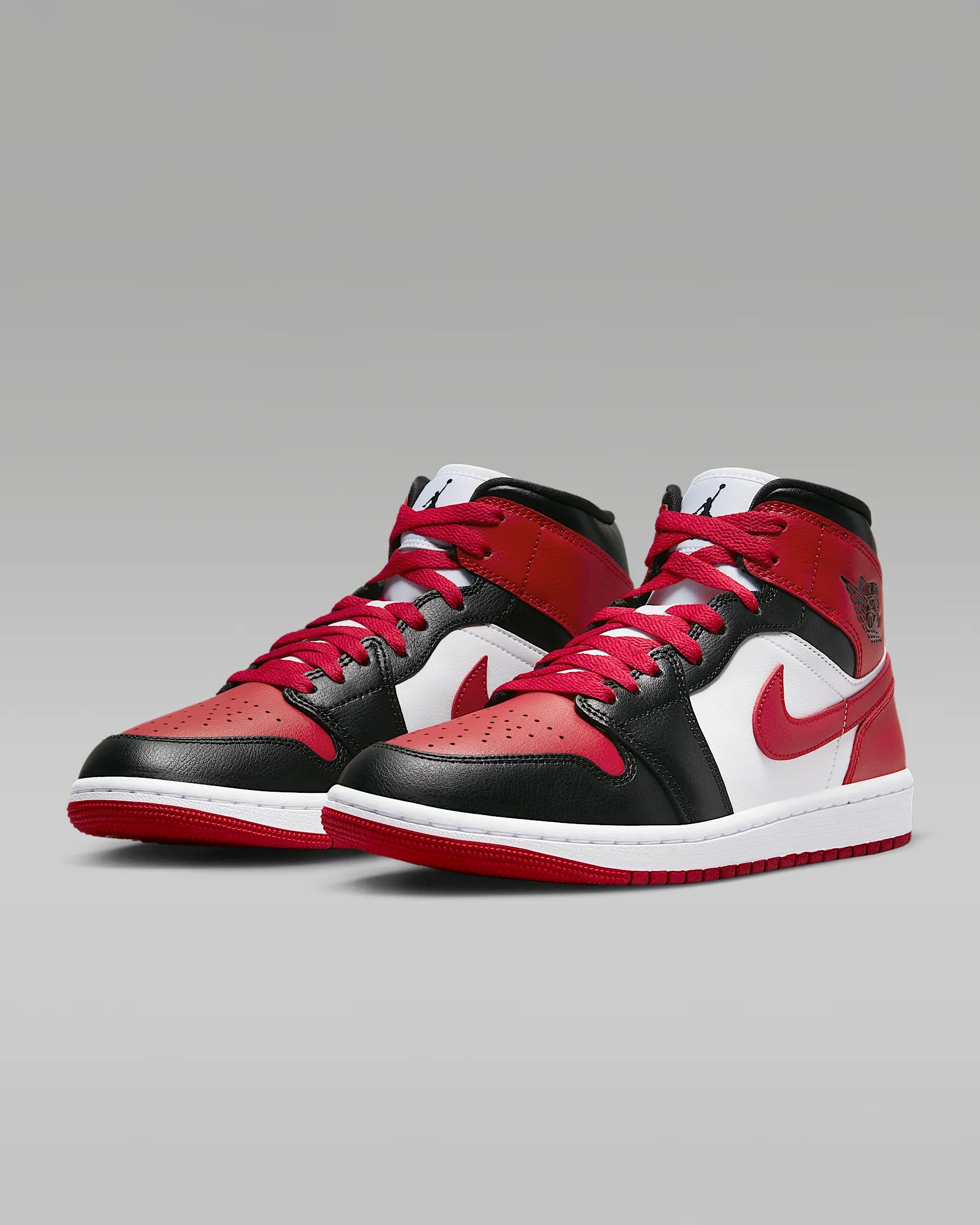 Tenis para mujer Air Jordan 1 Mid – Negro