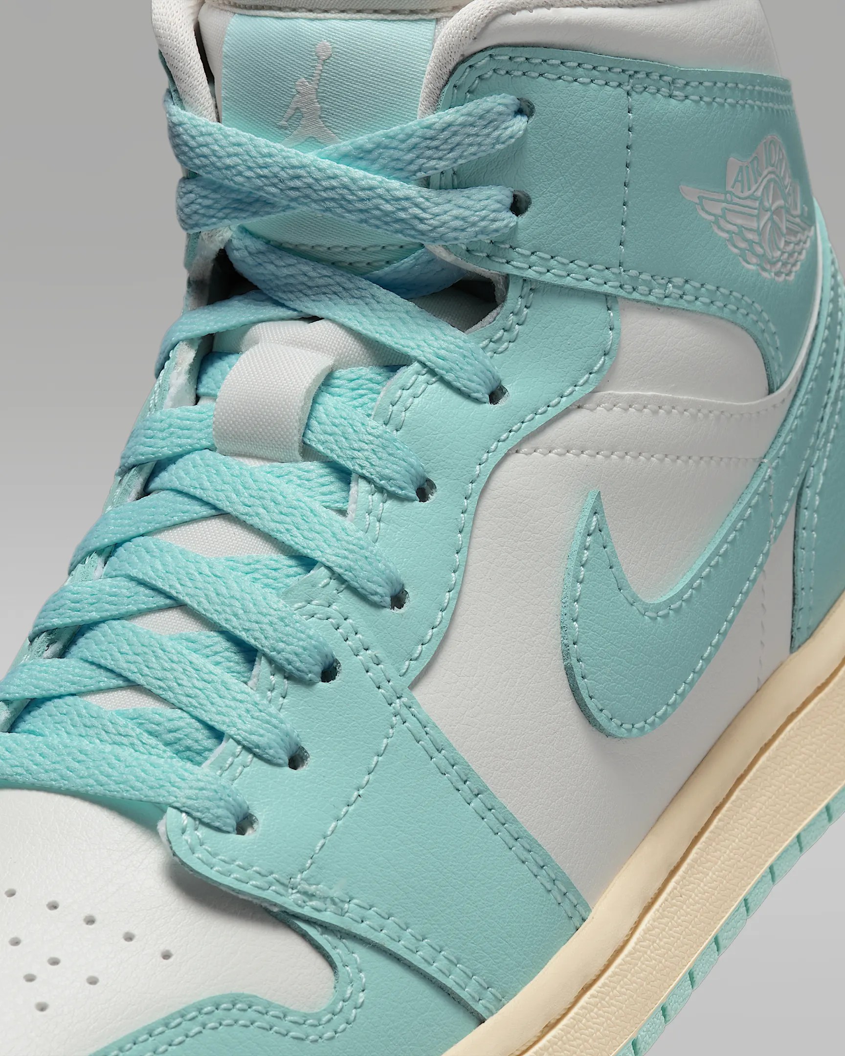 Tenis para mujer Air Jordan 1 Mid – Blanco