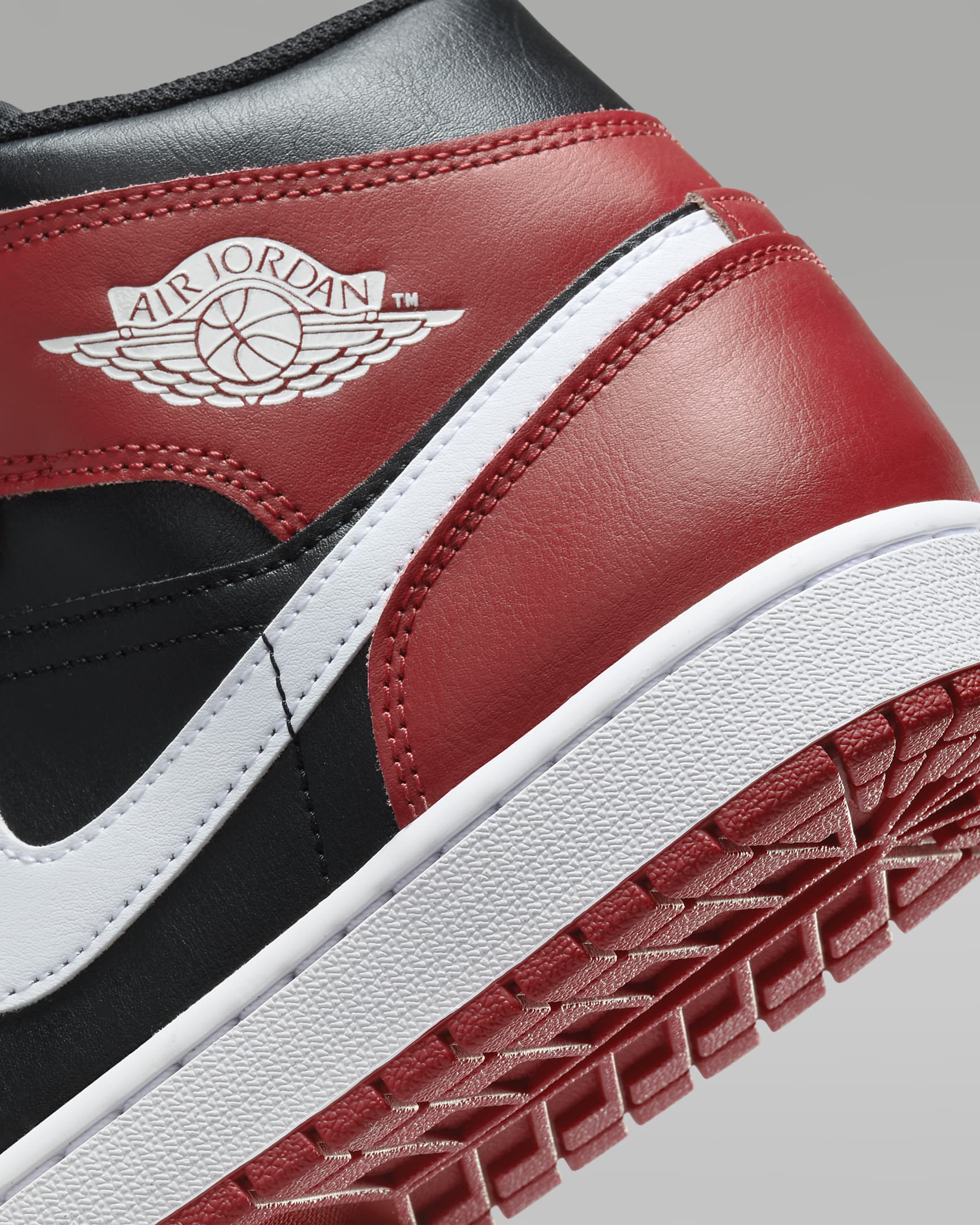 Calzado para hombre Air Jordan 1 Mid – Negro