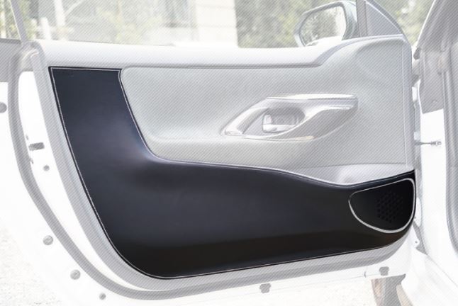 TOMS GR Yaris Door Kick Protector white -stitch