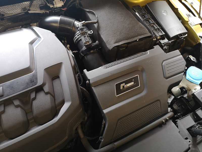 Racingline Intake System – MQB R600 MAF SENSOR Enclosed Airbox in