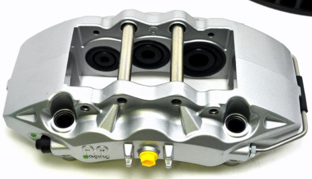 AP Racing GT86 Front Big Brake Kit –  Silver Caliper – Grooved Discs Toyota GT86 & Subaru BRZ