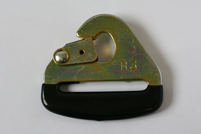 Grayston 50Mm (2In) Snap Hook With Black Plastic Dipped End – Zin