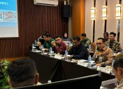 Kadisdik Kalsel Ajak Seluruh Jajaran Forkopimda Untuk Mengawal dan Menyukseskan Program Makan Bergizi Gratis (MBG) di Wilayah Kalsel Kadisdik Kalsel Ajak Seluruh Jajaran Forkopimda Untuk Mengawal dan Menyukseskan Program Makan Bergizi Gratis (MBG) di Wilayah Kalsel