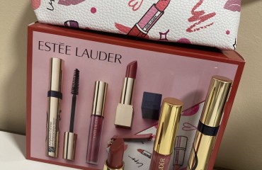 Estee Lauder Pretty Pink Lips Set Mascara,Lip Shine Sculpting Lipstick And Bag Estee Lauder Pretty Pink Lips Set Mascara,Lip Shine Sculpting Lipstick And Bag