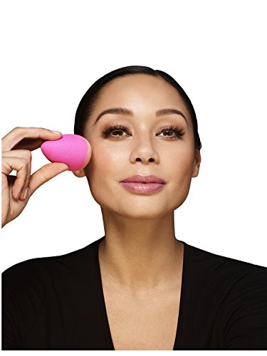 The BEAUTYBLENDER Original Pink Blender Makeup Sponge for blending liquid Foundations, Powders and Creams. Flawless…