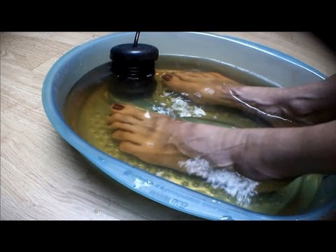 Could Detox Foot Baths Actually Remove Toxins From Your Body? Could Detox Foot Baths Actually Remove Toxins From Your Body?