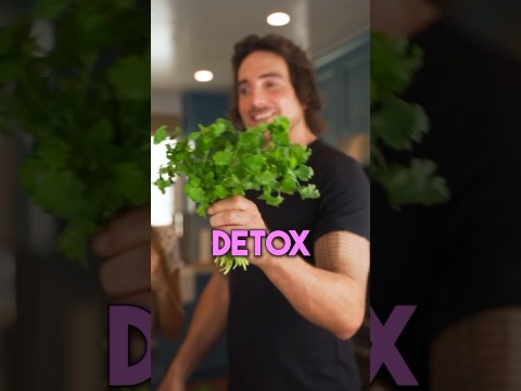 The most DETOXING & anti aging GREEN JUICE The most DETOXING & anti aging GREEN JUICE