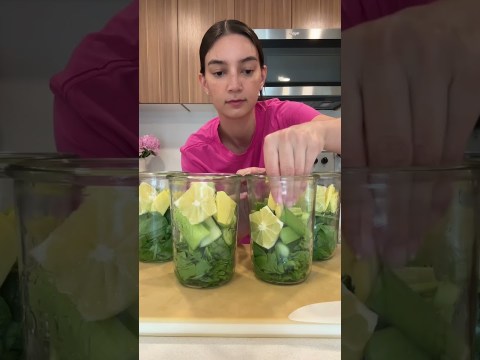 Green juice prep! Green juice prep!