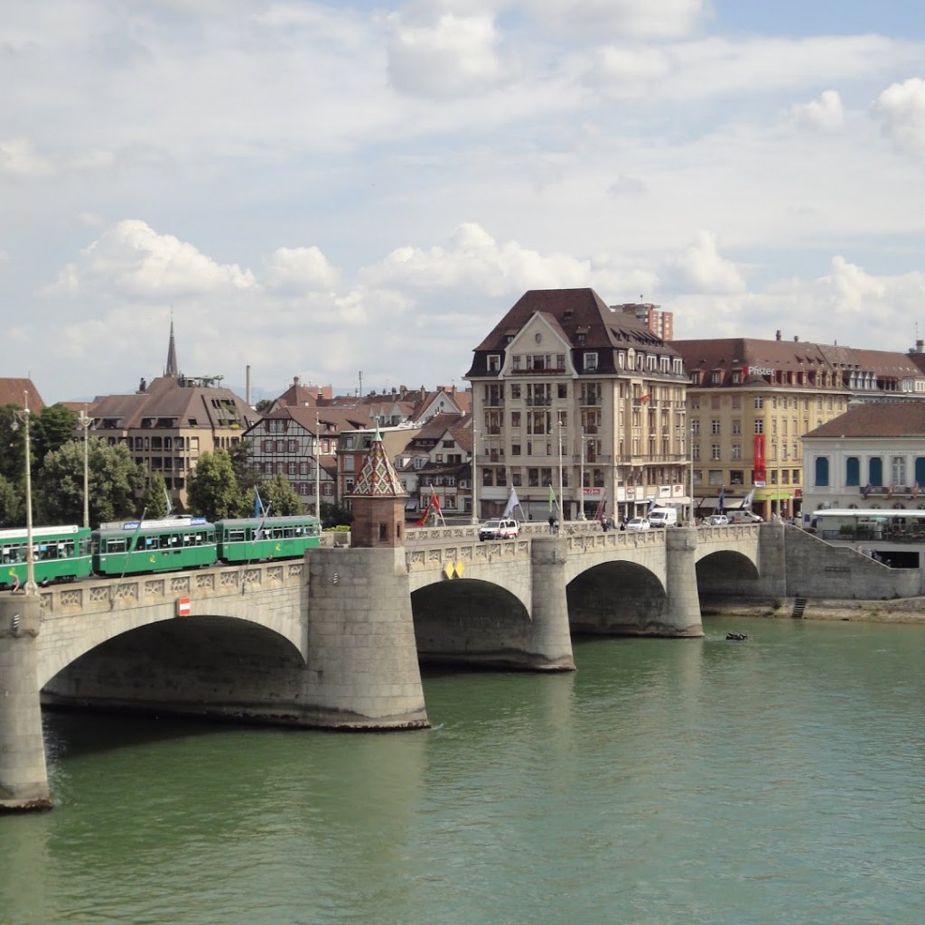 Bâle, capitale culturelle au bord du Rhin Bâle, capitale culturelle au bord du Rhin