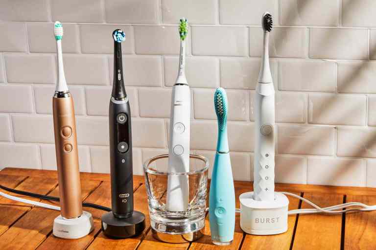 Electronic Toothbrush Buying Guide: Choose the Best for Your Smile Electronic Toothbrush Buying Guide: Choose the Best for Your Smile
