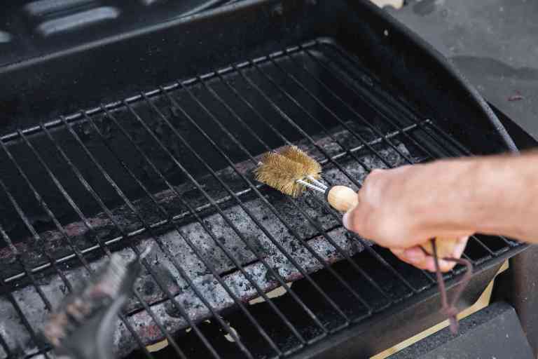Best Way to Clean BBQ Grill Grates: Top Tips for 2024 Best Way to Clean BBQ Grill Grates: Top Tips for 2024