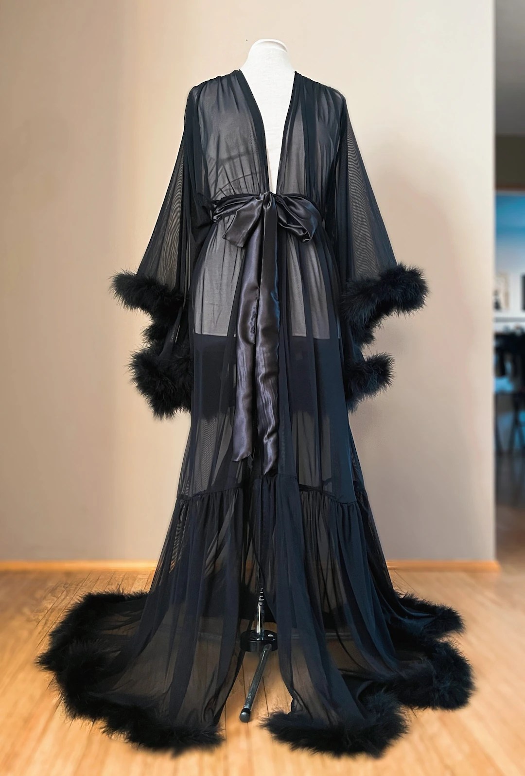 Best Feather Robe: The Ultimate Luxury for 2025 Best Feather Robe: The Ultimate Luxury for 2025
