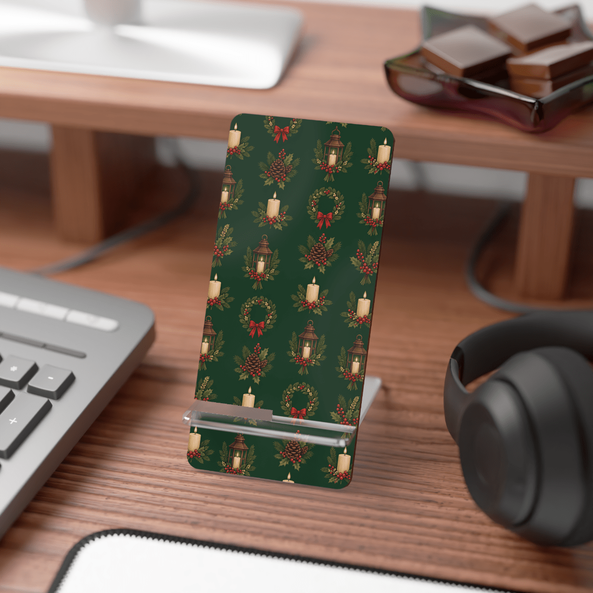 Festive Wreath Repeat Phone Display Stand Festive Wreath Repeat Phone Display Stand