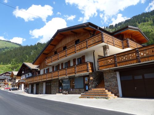 Chalet-appartement l'Ours met buiten-whirlpool - 10 personen