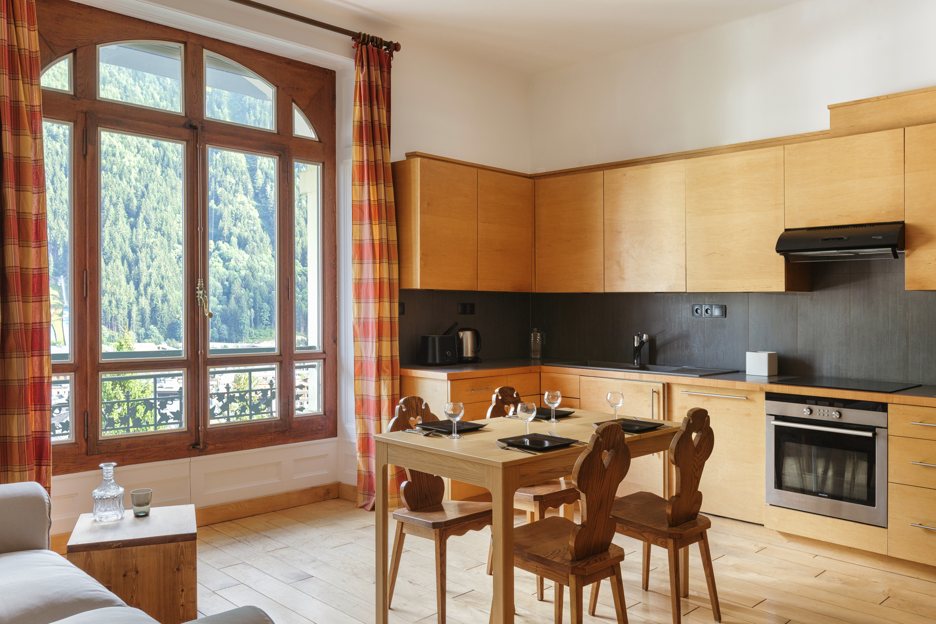 Central Majestic Apartment Near Skiing