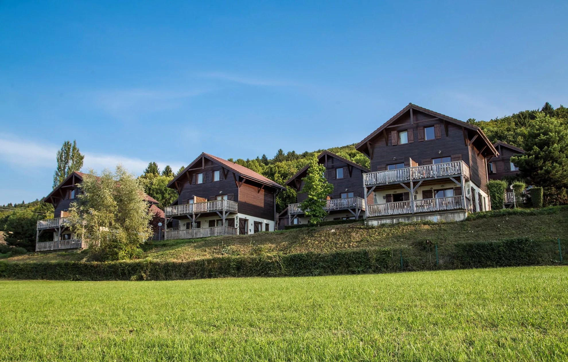 Evian 2p4/5 lake side