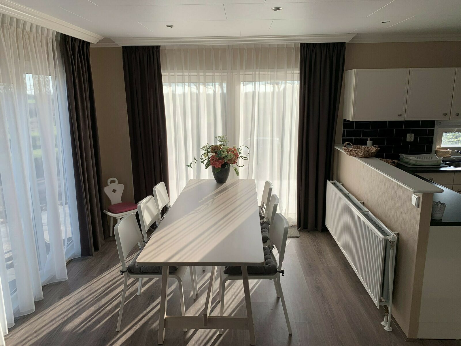 Heerlijk chalet voor maximaal 6 personen op park Rhederlaagse Meren - Image 11