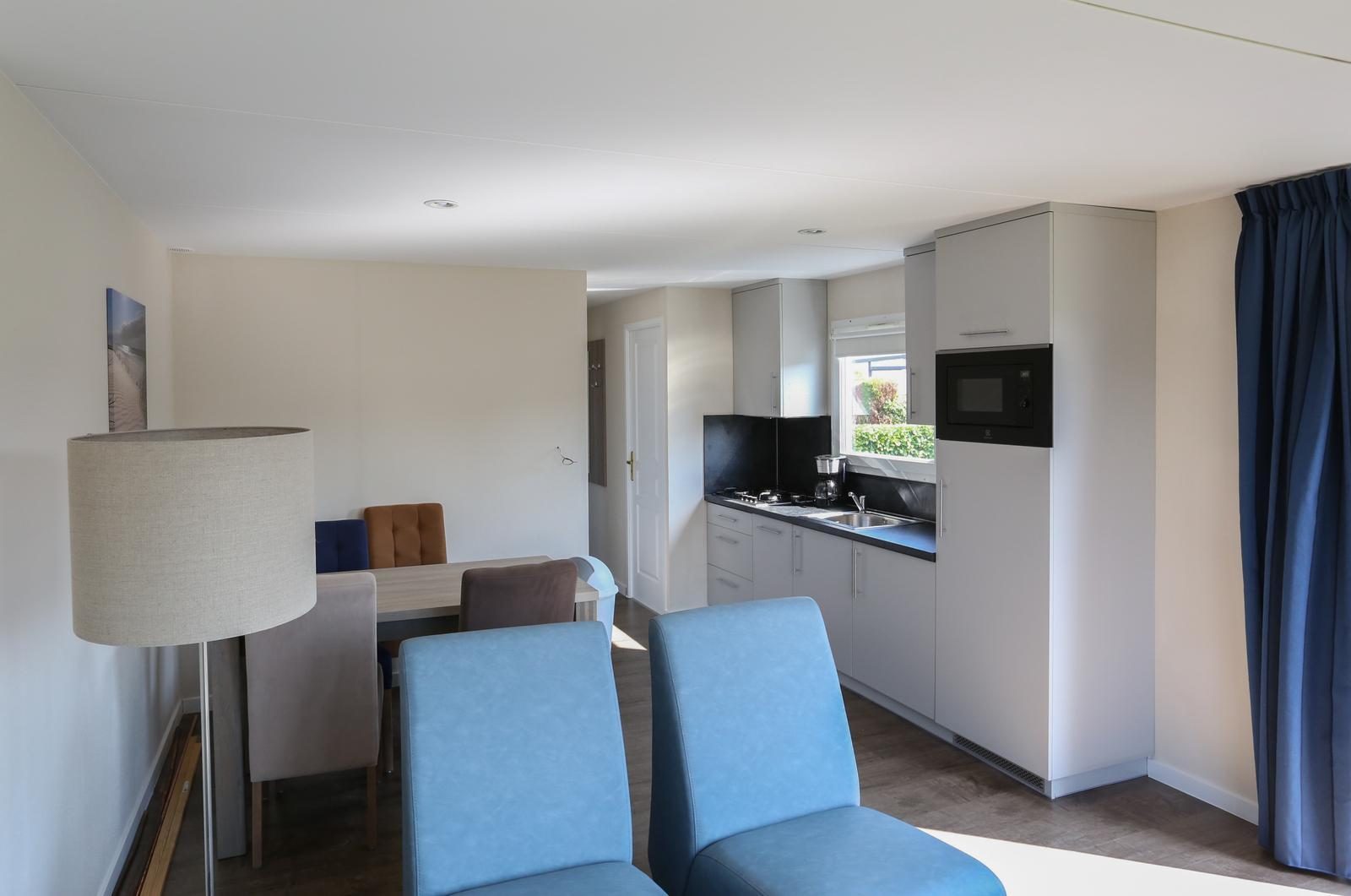 Comfort chalet 4 persoons met Hottub type B op vakantiepark de Rhederlaagse Meren - Image 8