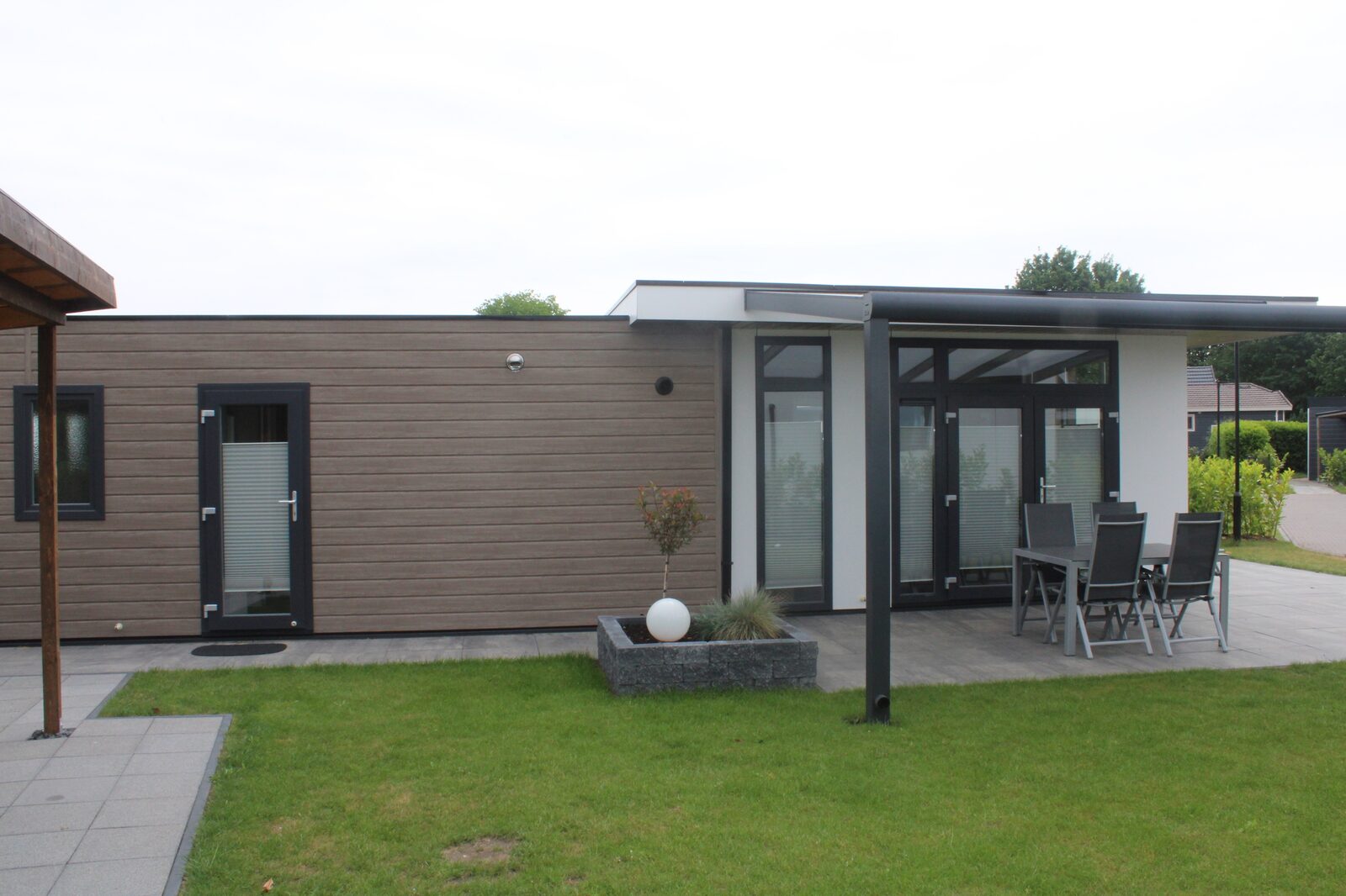 Moderne vakantiewoning voor 4 personen op de Rhederlaagse Meren - Image 5