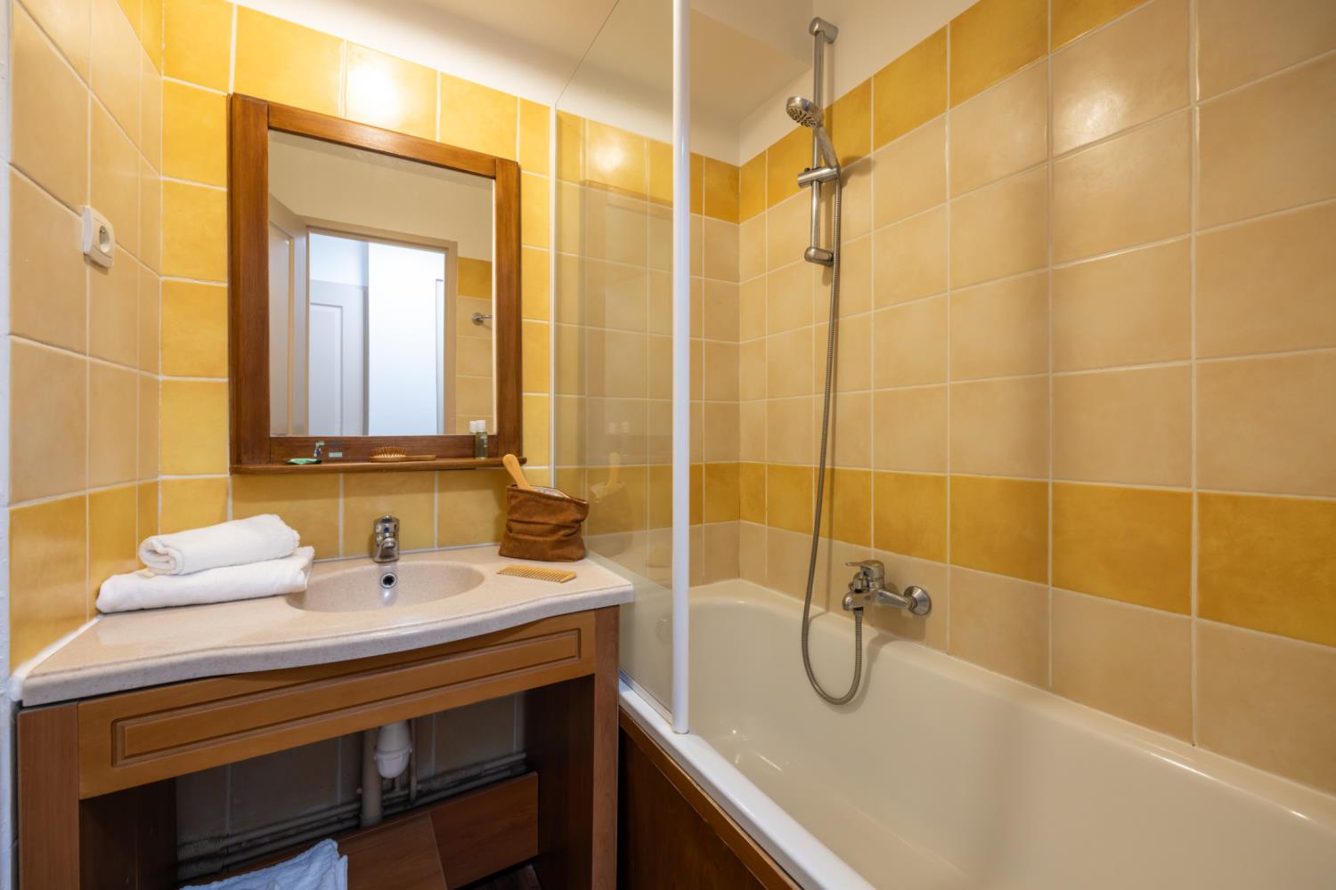 Les Trois Domaines S2