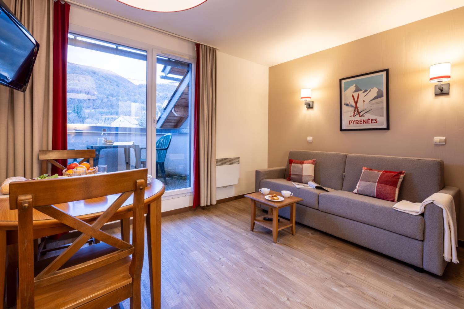 Les Trois Domaines S2