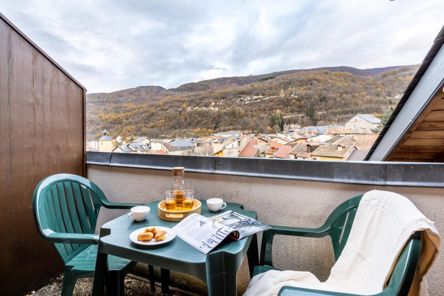 Les Trois Domaines S2