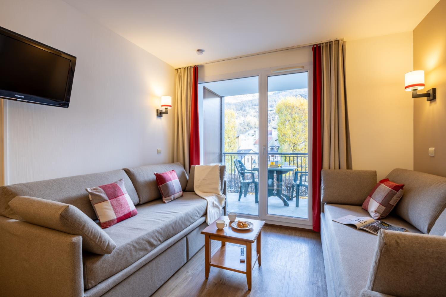 Les Trois Domaines 2p 4p