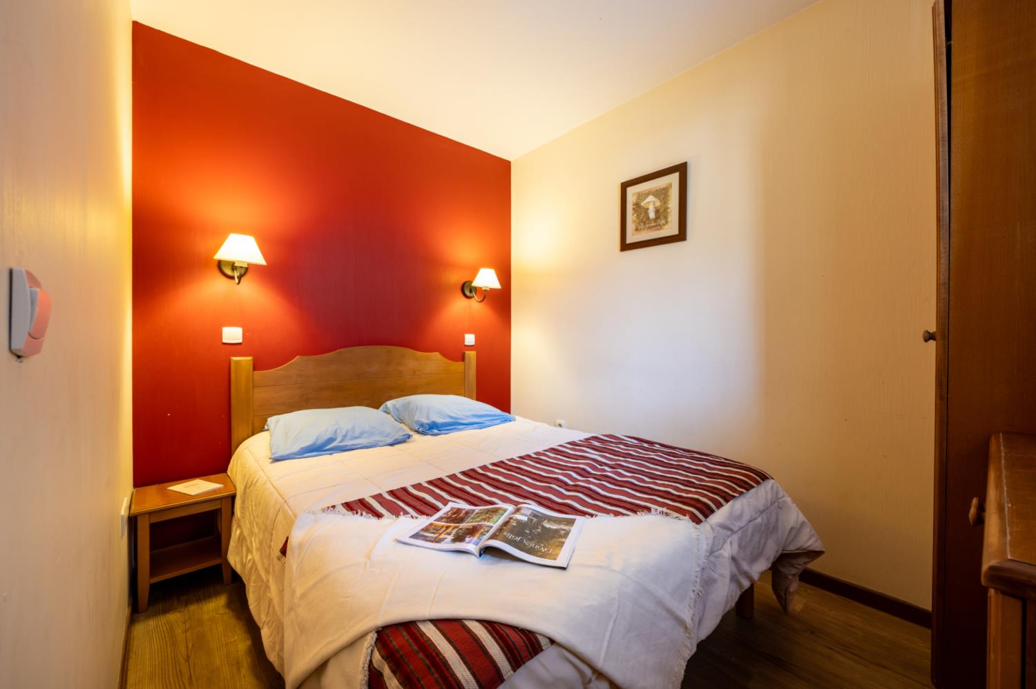 Les Trois Domaines 2/3p 5/6p