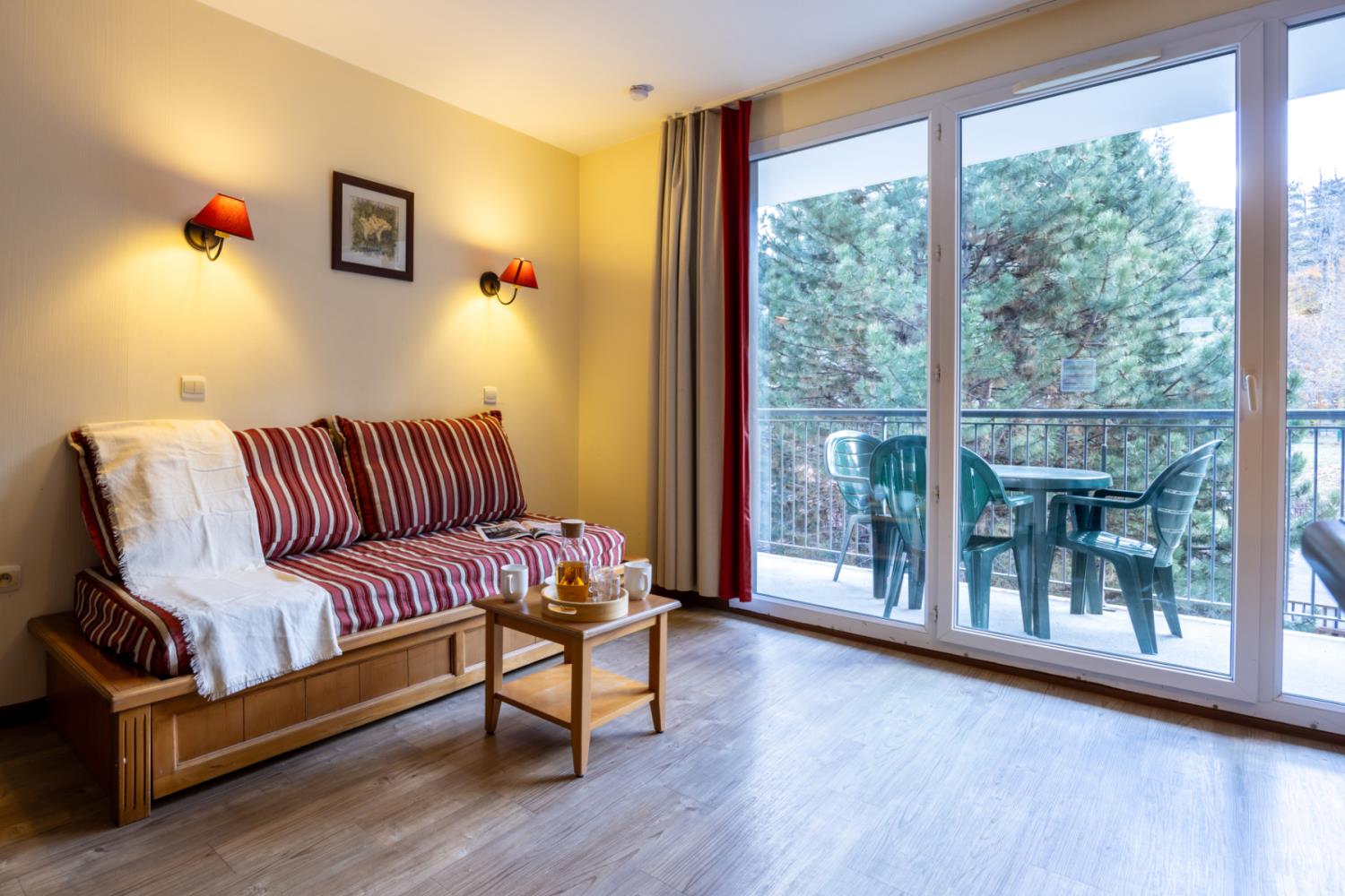 Les Trois Domaines 2/3p 5/6p