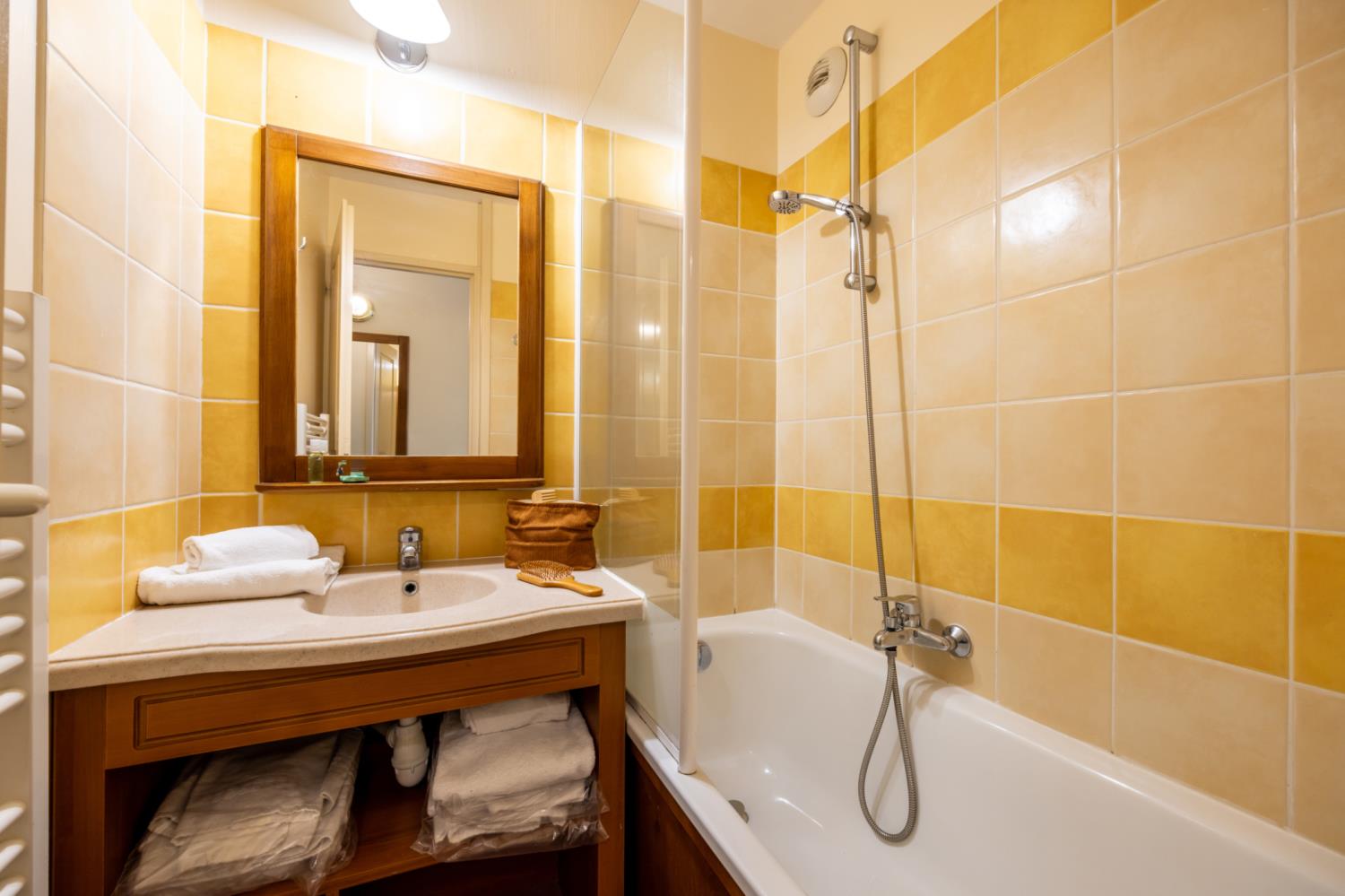 Les Trois Domaines 2/3p 5/6p