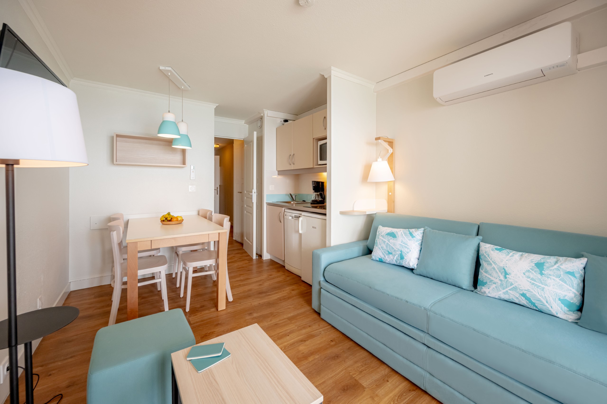 Cannes Verrerie S4p A/C