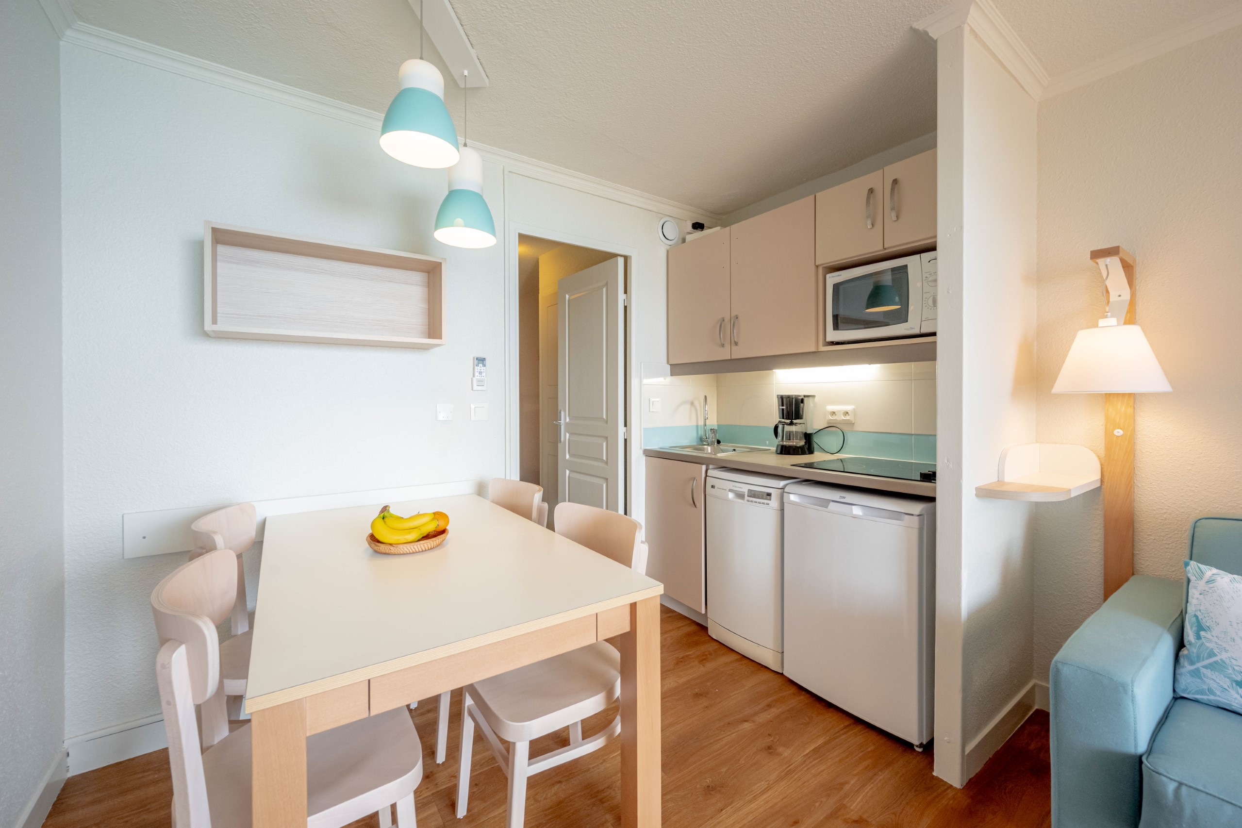 Cannes Verrerie S4p A/C