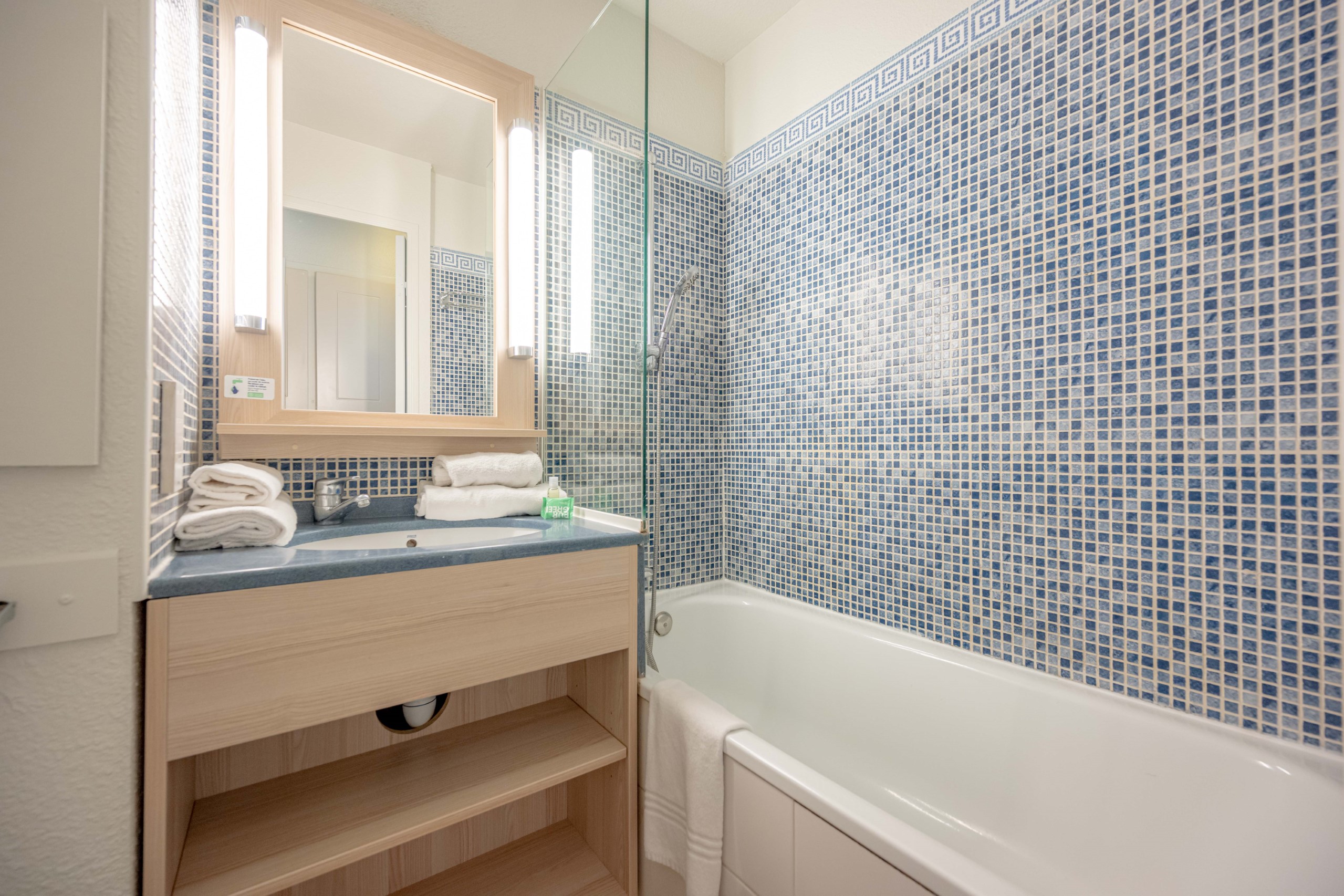 Cannes Verrerie 2p4p A/C Sea View