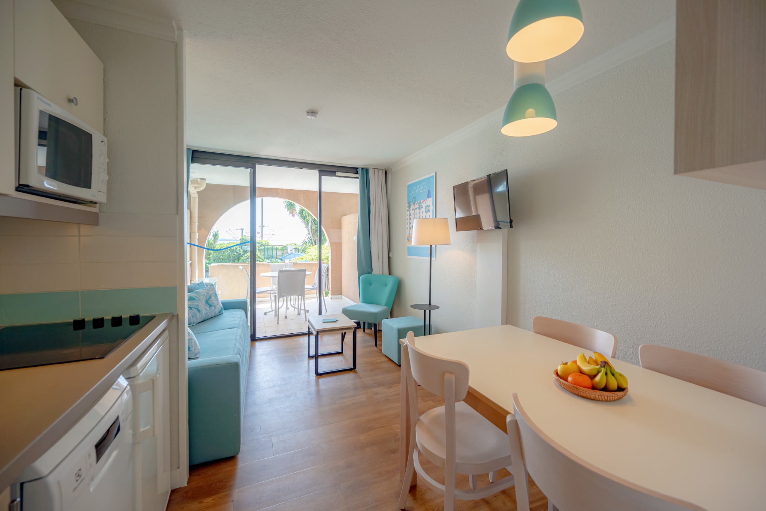 Cannes Verrerie 2p4p A/C